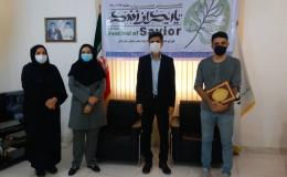 اعطای جایزه بهترین پوستر جشنواره یاریگران زندگی به جوان هرمزگانی