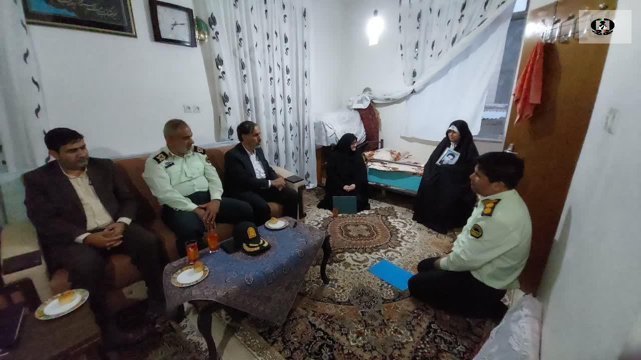 دیدار استاندار خراسان شمالی با خانواده شهید مبارزه با موادمخدر