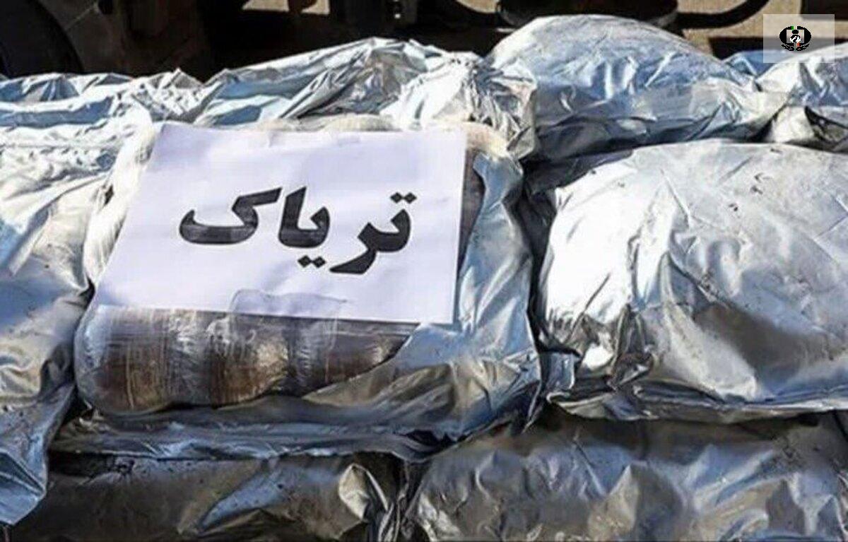 کشف ۹۰ کیلوگرم تریاک در سقف و کف اتوبوس