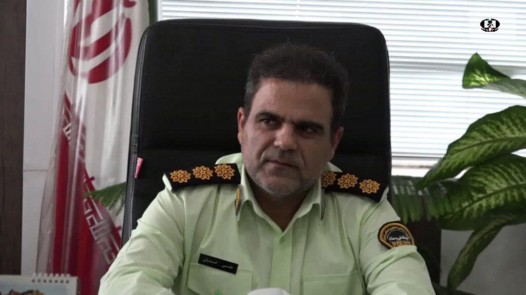 کشف نزدیک به ۵ کیلو گرم موادمخدر از یک دستگاه خودروی سواری در مرند /توزیع کننده دستگیر شد