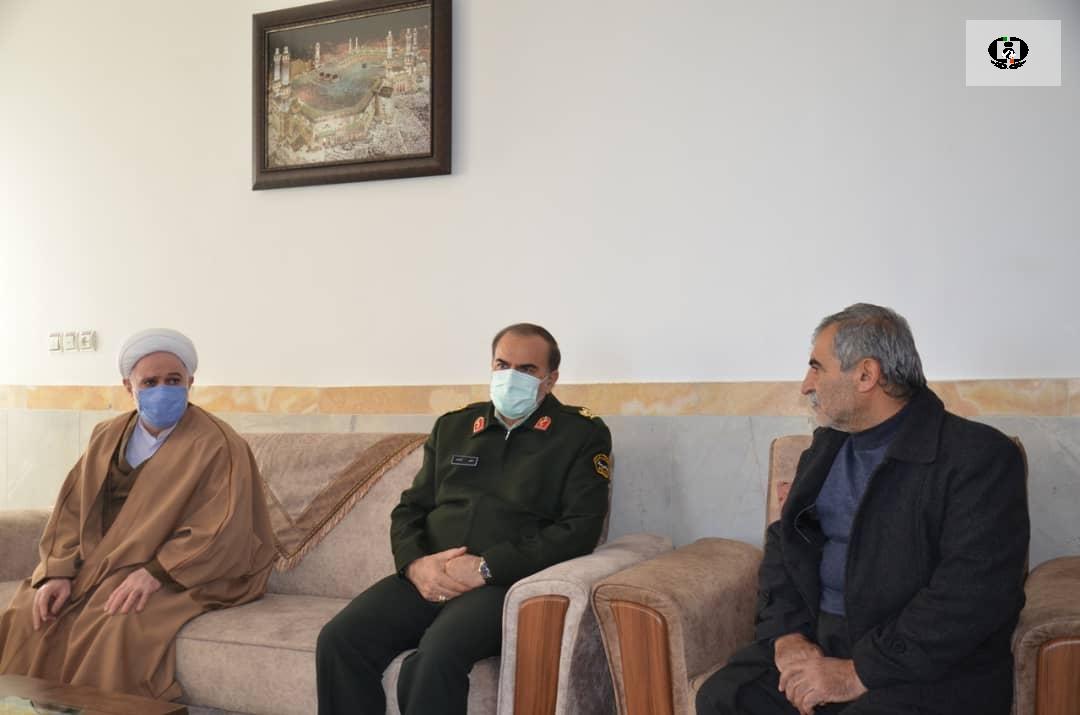 خانواده معظم شهداء نماد ایثار و استقامت هستند