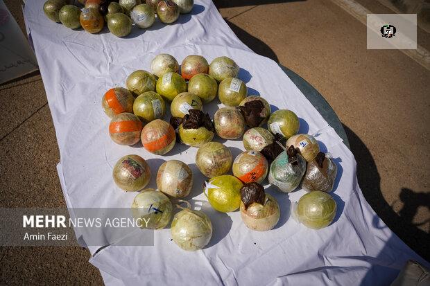 کشف 30 بسته مواد مخدر صنعتی از معده 2 متهم در زیرکوه