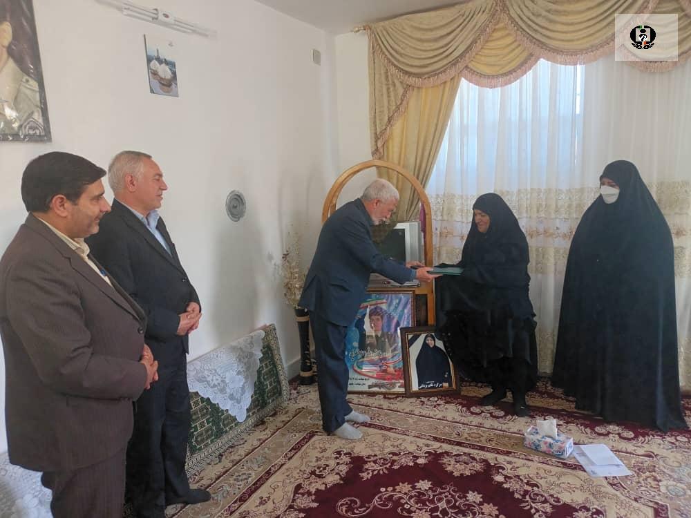 تجلیل از خانواده شهید مبارزه با موادمخدر خراسان شمالی