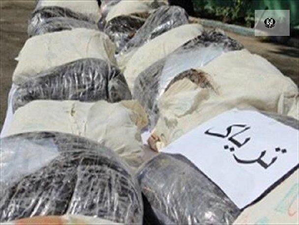 ۷۲۱ کیلو مواد مخدر توسط تکاوران پلیس در سیرجان کشف شد