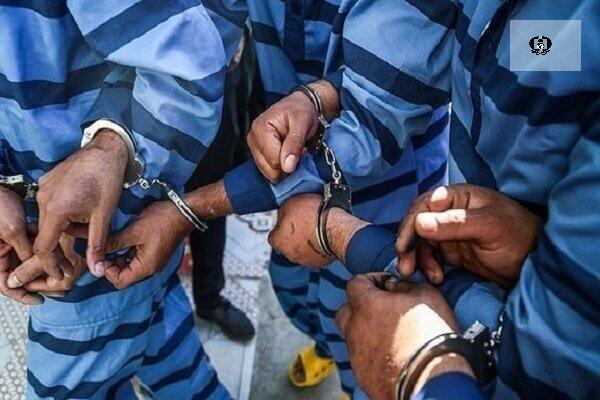 دستبند پلیس بر دستان ۵ سوداگر مرگ در کوهدشت